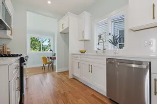26 Pleasant St, Beverly, MA 01915 - Photo 12
