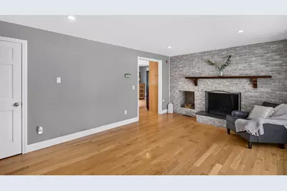 38 Brown Ave, Lunenburg, MA 01462 - Photo 6