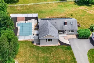 38 Brown Ave, Lunenburg, MA 01462 - Photo 2