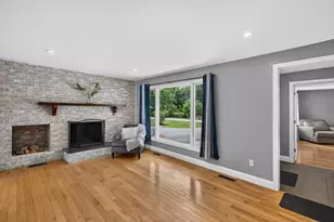 38 Brown Ave, Lunenburg, MA 01462 - Photo 8
