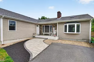 38 Brown Ave, Lunenburg, MA 01462 - Photo 4
