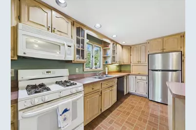 627 S Franklin St, Holbrook, MA 02343 - Photo 4