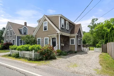 9 Maple St, Kingston, MA 02364 - Photo 2