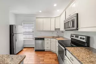 9 Maple St, Kingston, MA 02364 - Photo 6