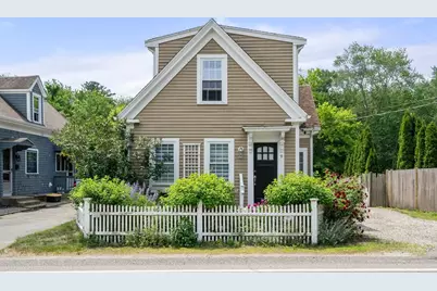 9 Maple St, Kingston, MA 02364 - Photo 1