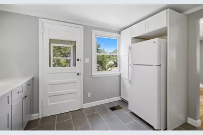37 Courier St, Weymouth, MA 02190 - Photo 6