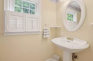 27 Heritage Ave, Ashland, MA 01721 - Photo 12