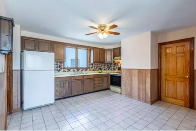 64 Fulton, Peabody, MA 01960 - Photo 4