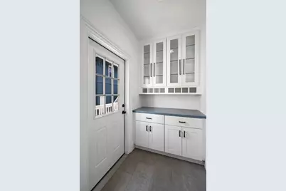 8 Chestnut St, Lynn, MA 01902 - Photo 28