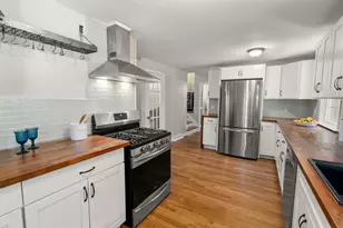 19 Country Ln, Sharon, MA 02067 - Photo 4