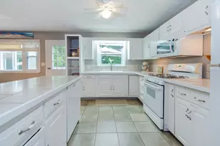 4 Wilson St, Wareham, MA 02571 - Photo 6