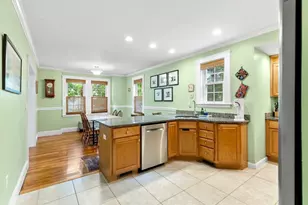 304 Lowell St, Reading, MA 01867 - Photo 12