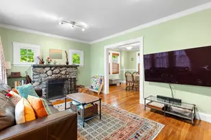 304 Lowell St, Reading, MA 01867 - Photo 8