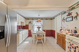 53 Corbett St, Lowell, MA 01852 - Photo 16