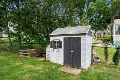 25 Fellsmere Ave, Wakefield, MA 01880 - Photo 20