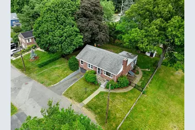 25 Fellsmere Ave, Wakefield, MA 01880 - Photo 2
