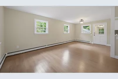 385 River Rd, Uxbridge, MA 01569 - Photo 10