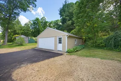 385 River Rd, Uxbridge, MA 01569 - Photo 32
