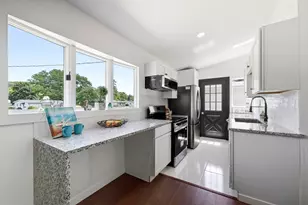 37 Sun Valley Rd, Holyoke, MA 01040 - Photo 8