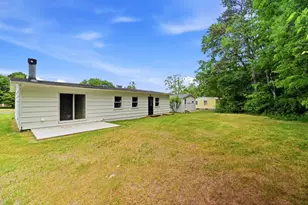 37 Sun Valley Rd, Holyoke, MA 01040 - Photo 24