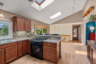 10 Hopkinton Rd, Upton, MA 01568 - Photo 10