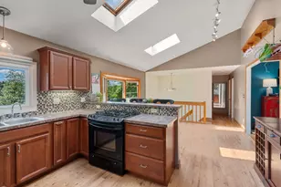 10 Hopkinton Rd, Upton, MA 01568 - Photo 10