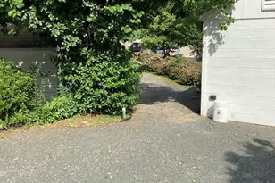 236 Maple St, Danvers, MA 01923 - Photo 10