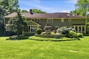 10 Donnelly Dr, Medfield, MA 02052 - Photo 2