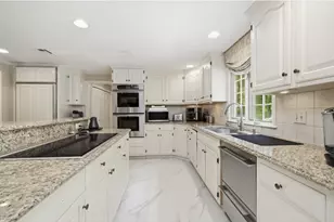 10 Donnelly Dr, Medfield, MA 02052 - Photo 6