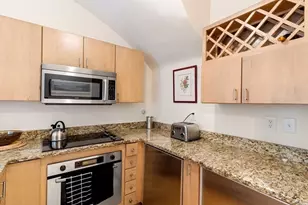8 Greenwich Pk, Boston, MA 02118 - Photo 6