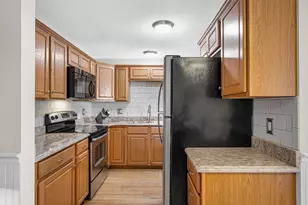 14 Bourbon St, Peabody, MA 01960 - Photo 10