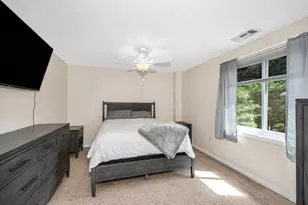 14 Bourbon St, Peabody, MA 01960 - Photo 16