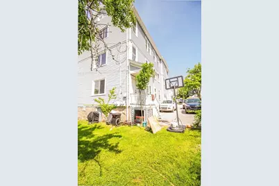 26 Sterling St, Worcester, MA 01610 - Photo 32