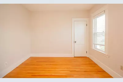 26 Sterling St, Worcester, MA 01610 - Photo 16
