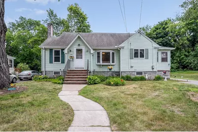 20 Oak Knoll Ave, Chelmsford, MA 01824 - Photo 2