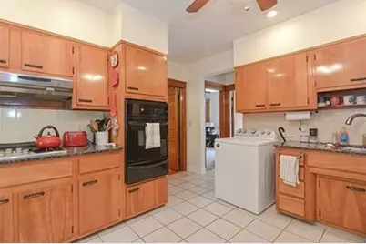 1053 Pleasant St #1, Worcester, MA 01602 - Photo 2