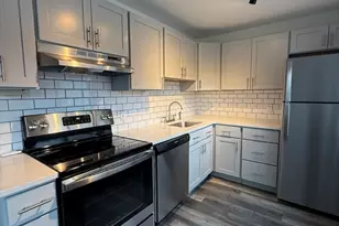 181 School St, Waltham, MA 02451 - Photo 2