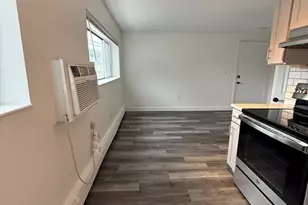 181 School St, Waltham, MA 02451 - Photo 6