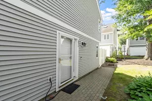 37 Meadow Pond Dr, Leominster, MA 01453 - Photo 6