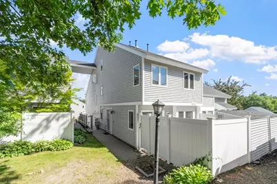 37 Meadow Pond Dr #I, Leominster, MA 01453 - Photo 4