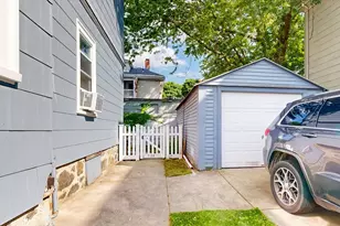 14 Bayard St, Boston, MA 02134 - Photo 4