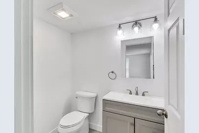 35 Locust St, Wareham, MA 02558 - Photo 8