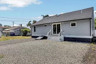 35 Locust St, Wareham, MA 02558 - Photo 18