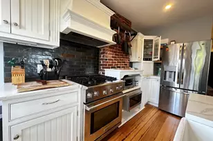 10 Pompeii St, Boston, MA 02119 - Photo 2