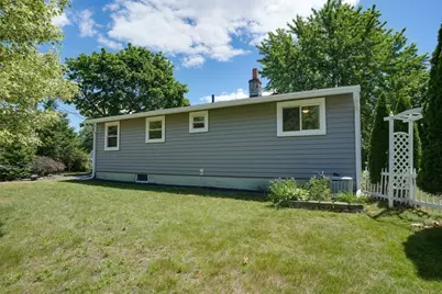 15 Jefferson Ave, Saugus, MA 01906 - Photo 8