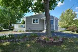 15 Jefferson Ave, Saugus, MA 01906 - Photo 6