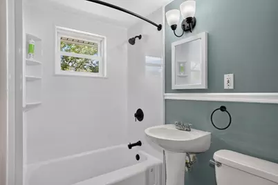 15 Jefferson Ave, Saugus, MA 01906 - Photo 26
