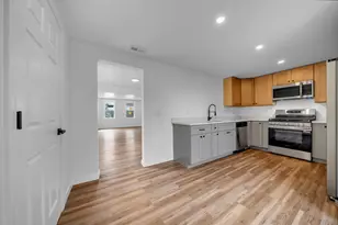19 Oliver St, Lowell, MA 01954 - Photo 6