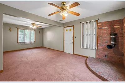 81 Healey St, Springfield, MA 01151 - Photo 8