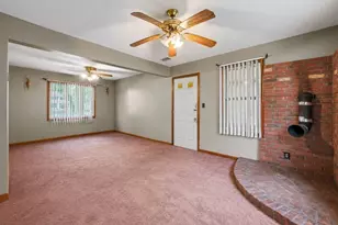 81 Healey St, Springfield, MA 01151 - Photo 8